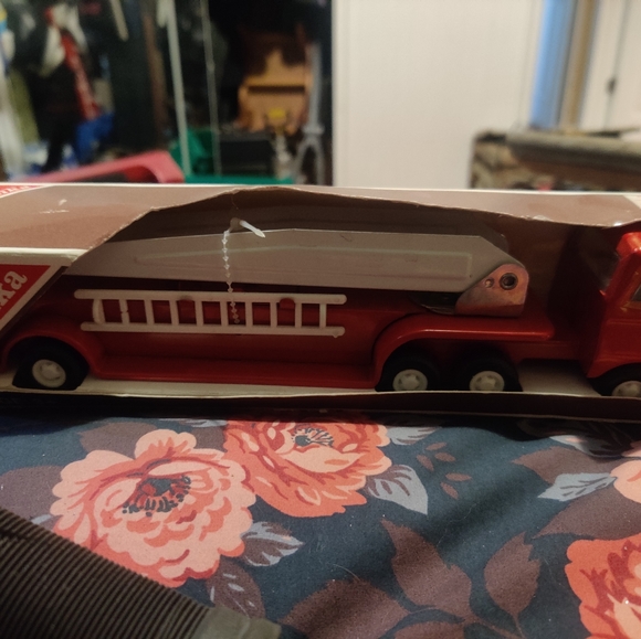 Tonka Aerial Ladder Truck - Picture 2 of 5